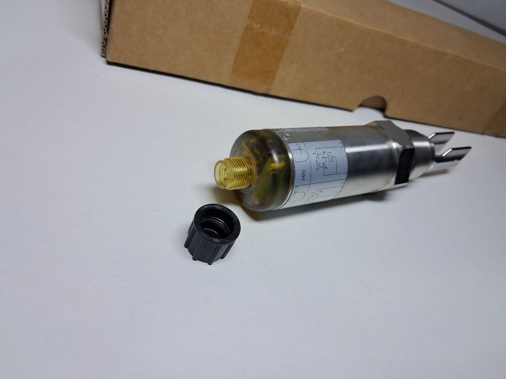 BRAND NEW Original Packaging! KROHNE 4000C Vibrating Level Switch