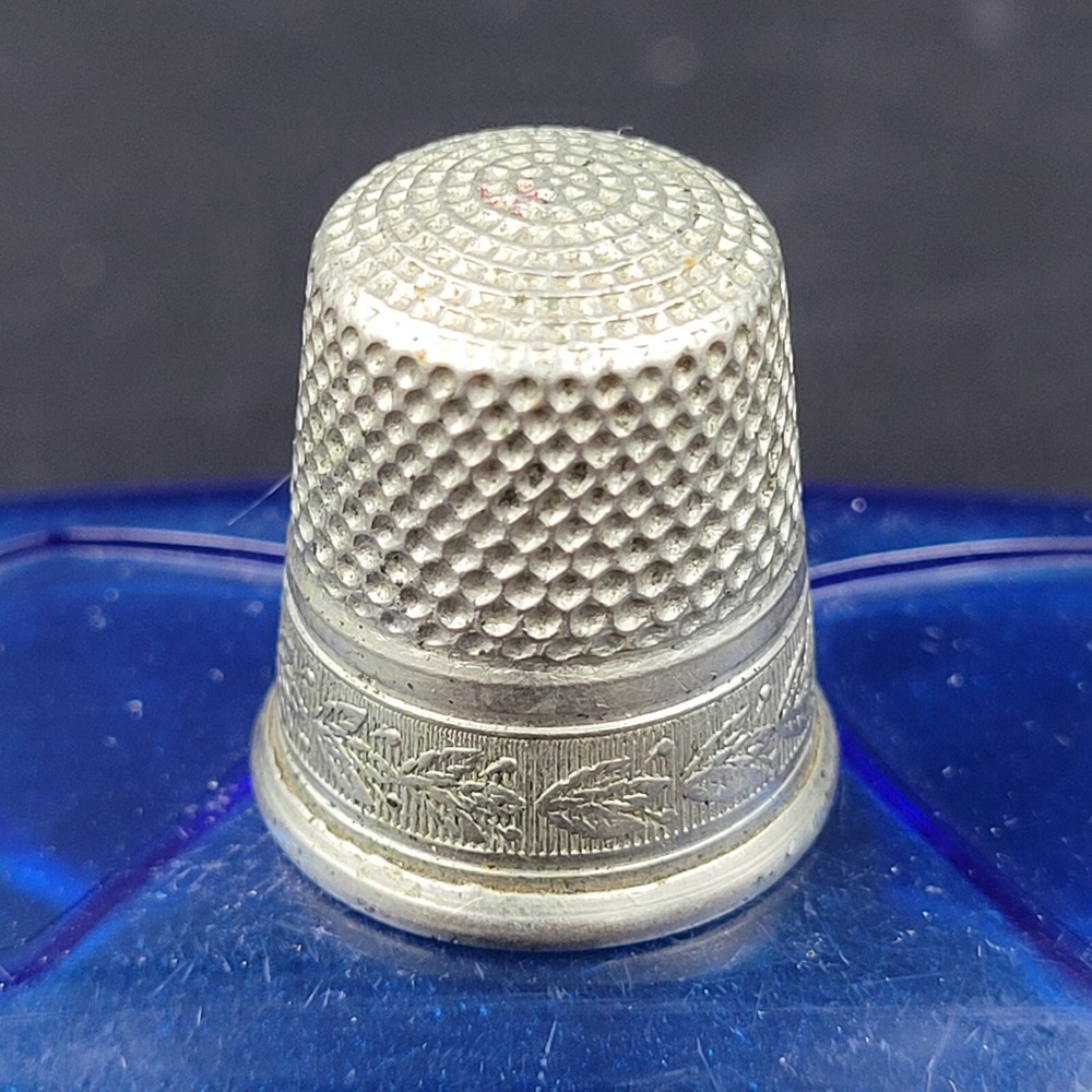 Antique SBC Simon Brothers Leaf Pattern Thimble Size 11