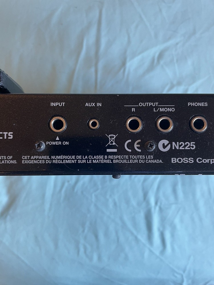 boss me-25 guitar multi-effects pedal