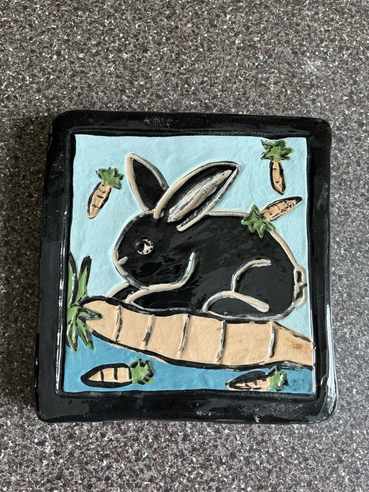 Rabbit Clay And Glazed Tile