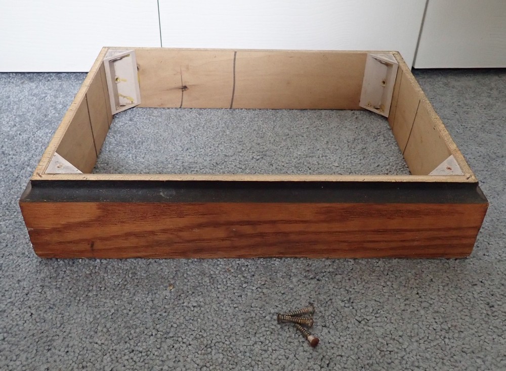 Single Klipsch Quartet Speaker Base in Good Condition