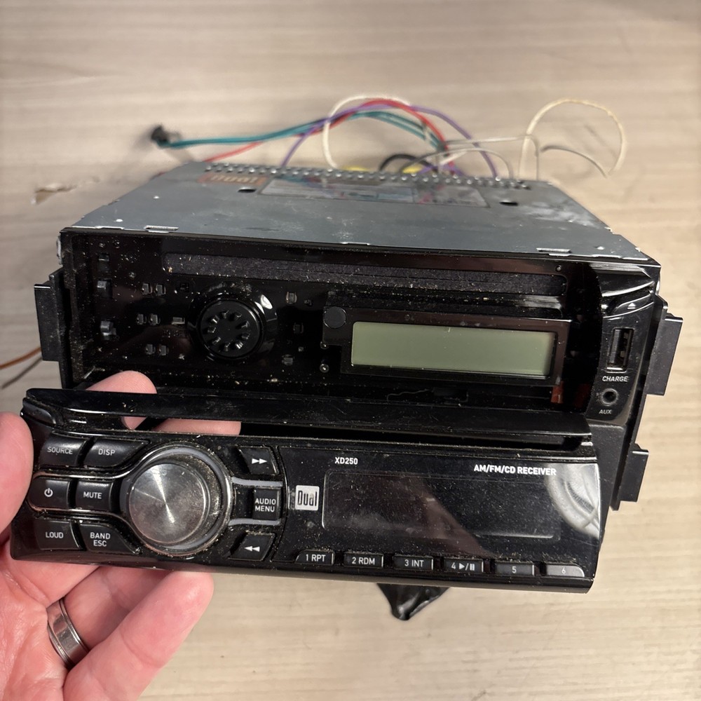 DUAL XD250 CAR STEREO