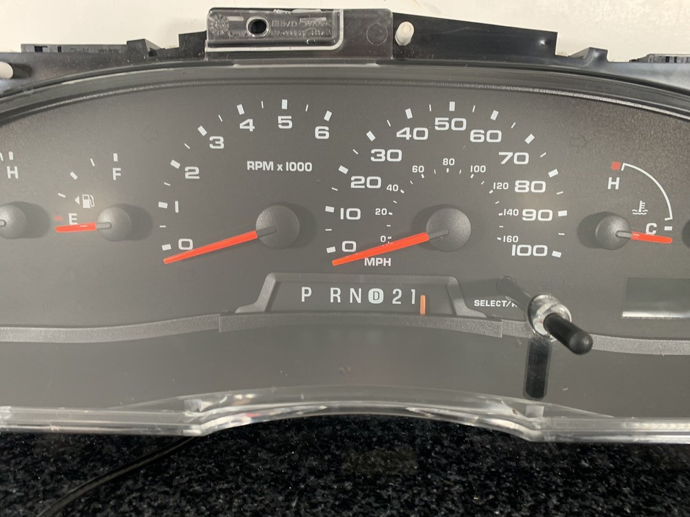 Speedometer Instrument Cluster 2006 Ford E150/E250/E350 Van 122,578 Miles