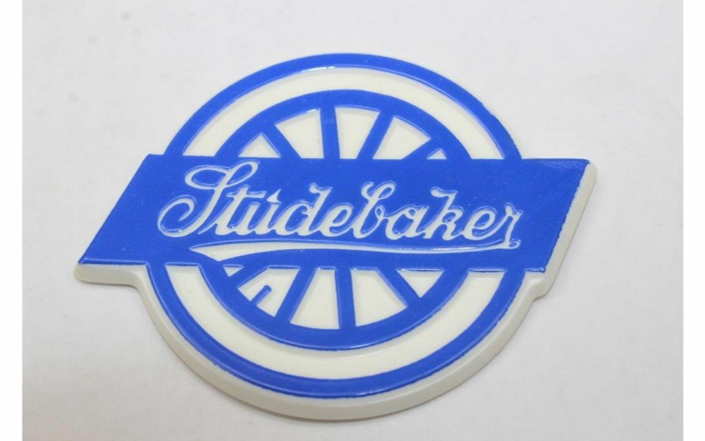1970's Studebaker Wheel Magnet 3" Blue White Plastic Advertising Collectible