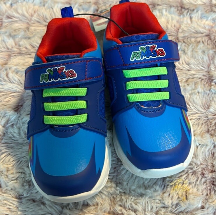 Pj Mask light up sneakers Size  7