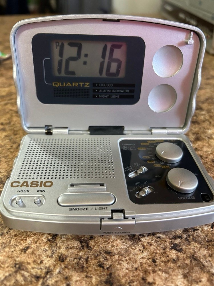 Casio TR102 Clock Radio WORKS!