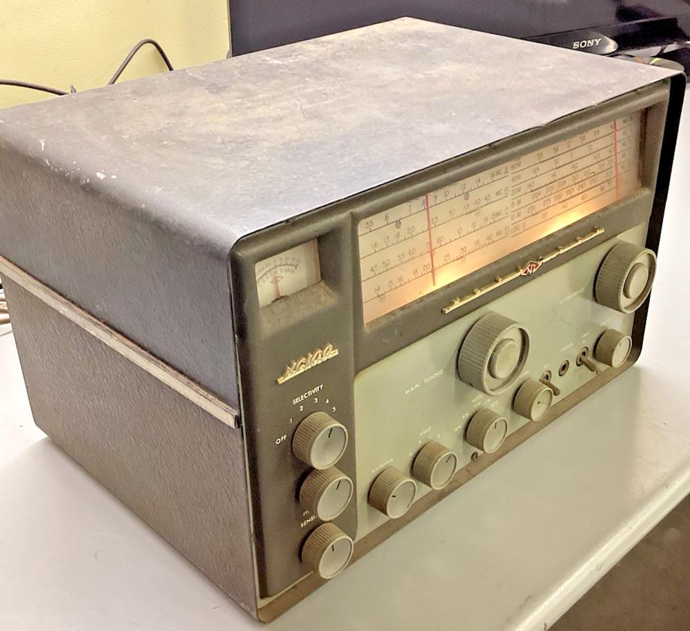 NATIONAL NC-109 SHORTWAVE RECEIVER