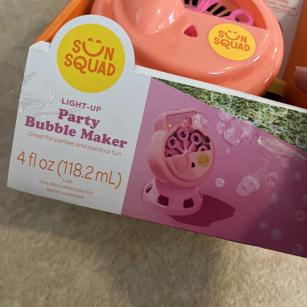 Sun Squad Light-Up Party Bubble Maker 4 fl Oz, Multiple Colors