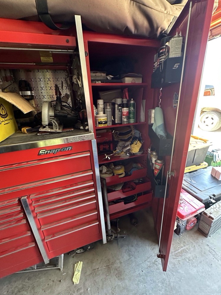 Snap on toolbox with tools, auto body￼