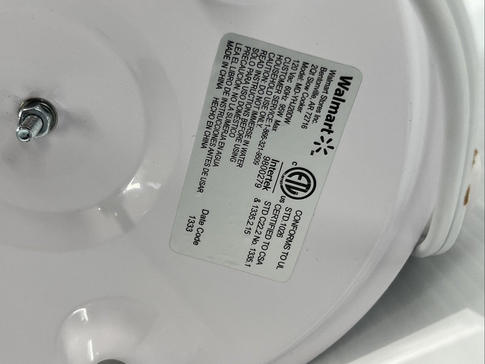 Rival 2 Quart Slow Cooker with Removable Ceramic Pot and 3 Cook Settings {145}.