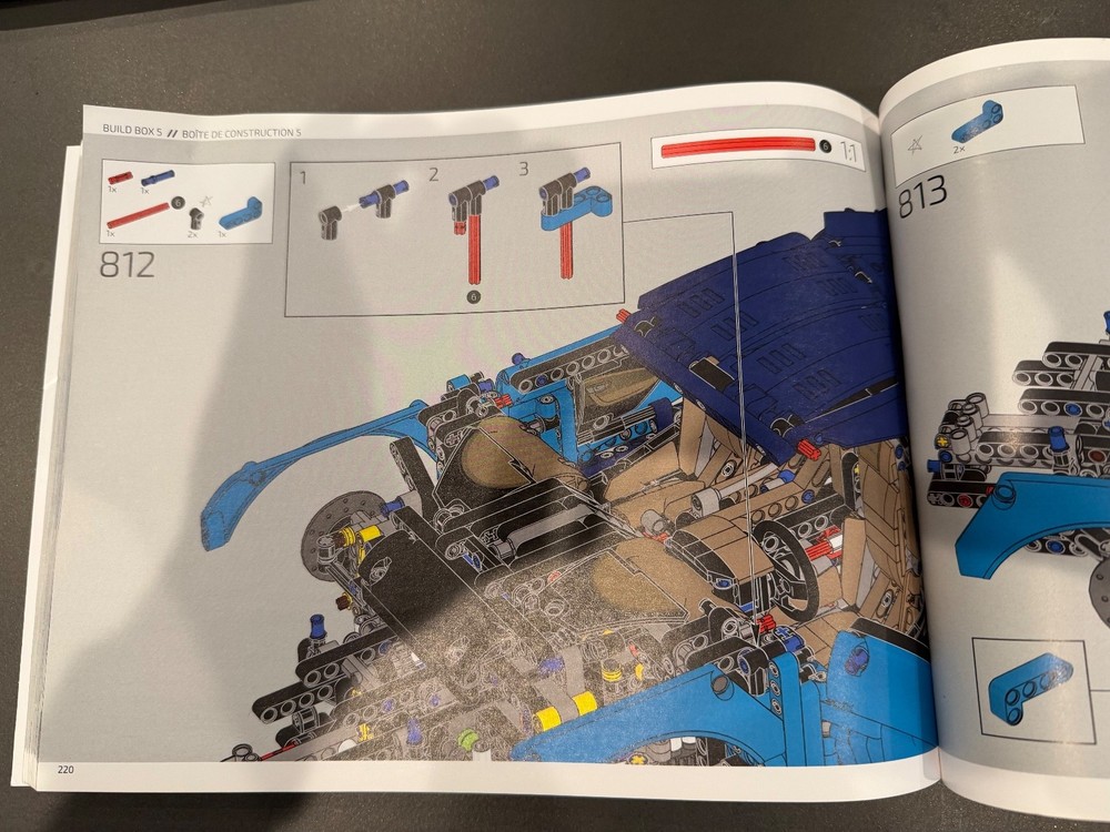 LEGO TECHNIC: Bugatti Chiron (42083) - Used but excellent condition!