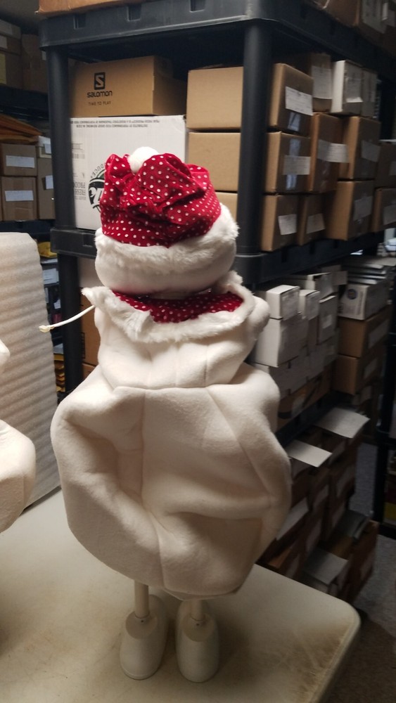 Animated Musical Interactive 34" Snowcouple
