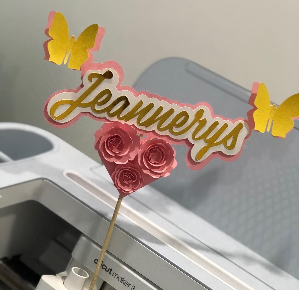 Top cake personalized with your own name 