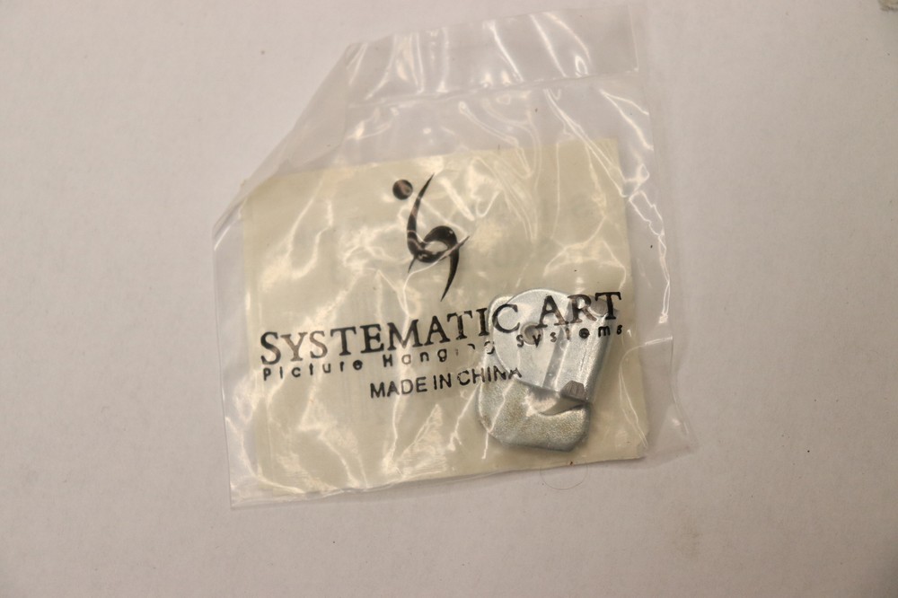 Systematic Art Museum Hook AK-HP-118