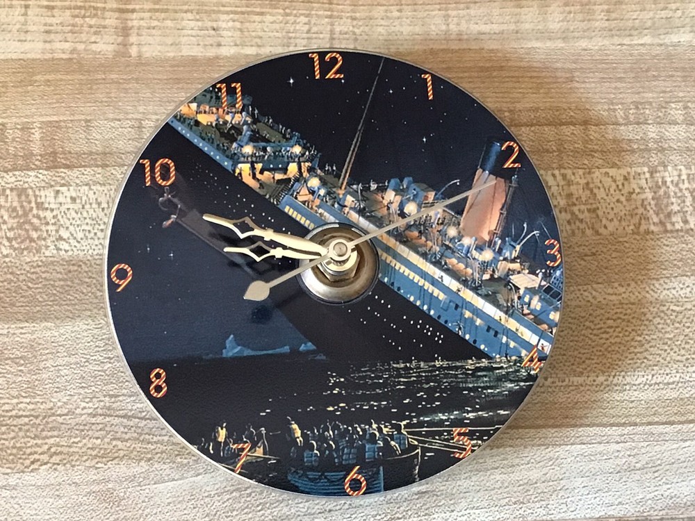 RMS TITANIC SHIP CLOCK ON CD DISC 🚢 JUST LN
