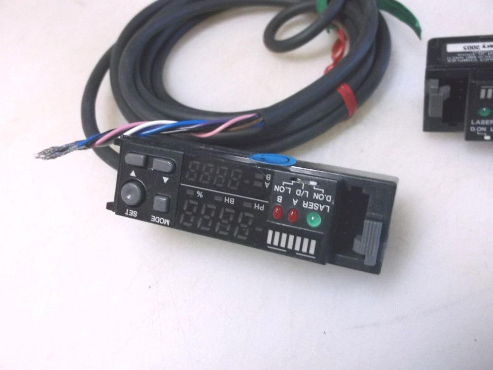 Keyence LV-21AP Digital Laser Sensor Amplifier (Pair)