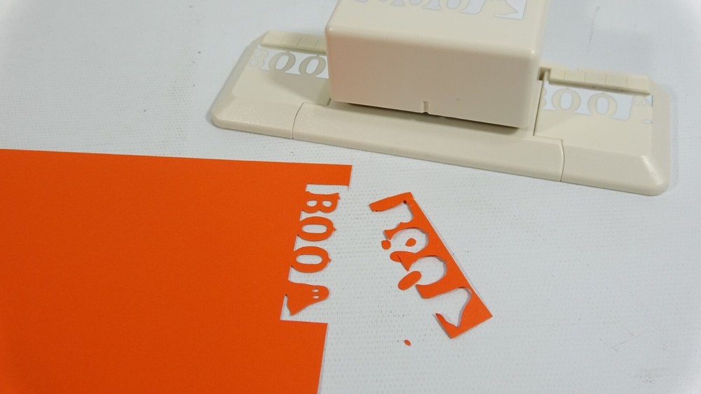 Martha Stewart Crafts Boo Paper Edge Die Cut Punch - Foldable