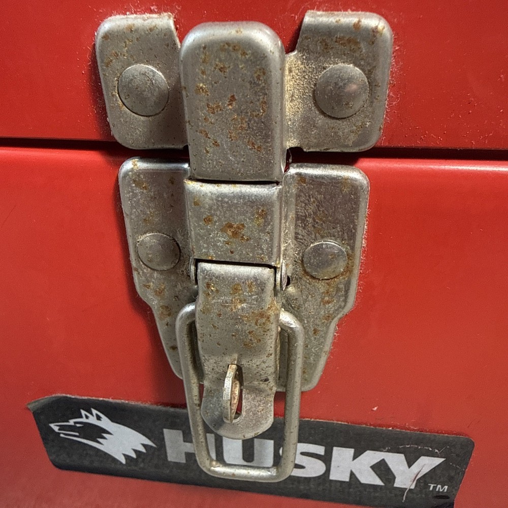 Red Metal Husky Toolbox with Handle, Single Latch, tray, great condition clean