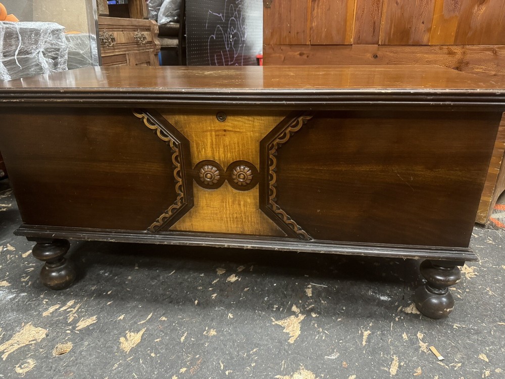 syracuse wood chest
