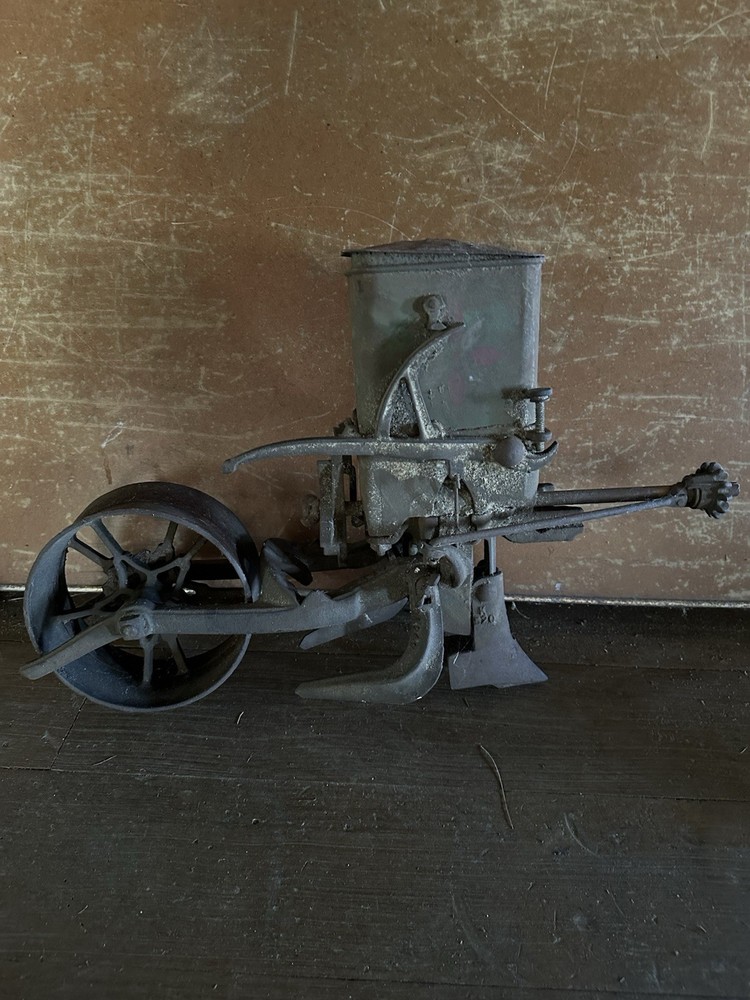 Vintage Planet Jr. #4 Seeder Head , Front Wheel Missing