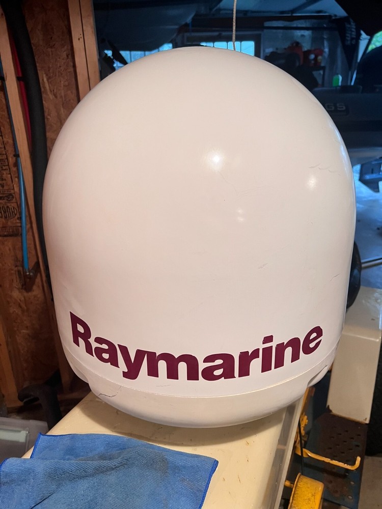 Raymarine 45STV Satellite TV Antenna System Capable NORTH AMERICA E93002