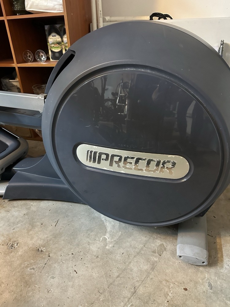 Precor EFX 885 Rear Drive Elliptical Trainer