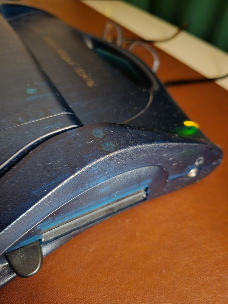 Apple Newton eMate 300 with AC adapter - Working!