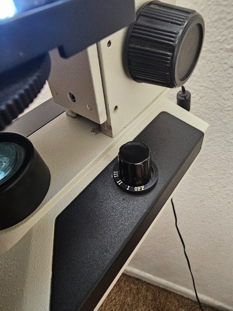 Motic Ecoline Advanced Digital Microscope Nice Lenses, 3.5" LCD Screen, Camera