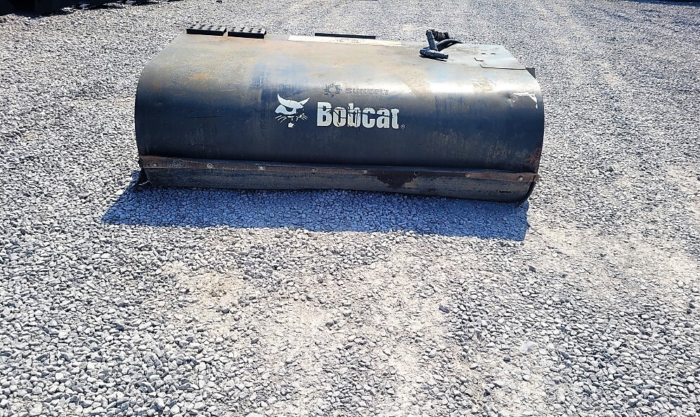 Used 2018 72'' Bobcat Sweeper for Skid Steer Quick Connect Mount