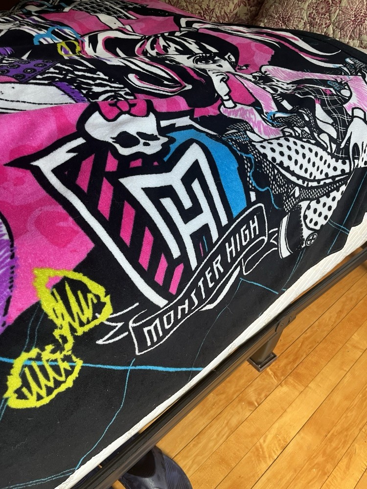 Monster High Fleece Plush Blanket 2013