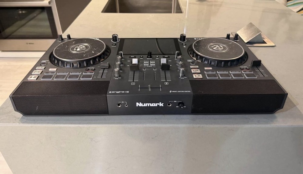 Numark Mixstream Pro+ DJ Controller, 2 Decks, 8 Pads, Echo, Auto BPM, XLR, USB