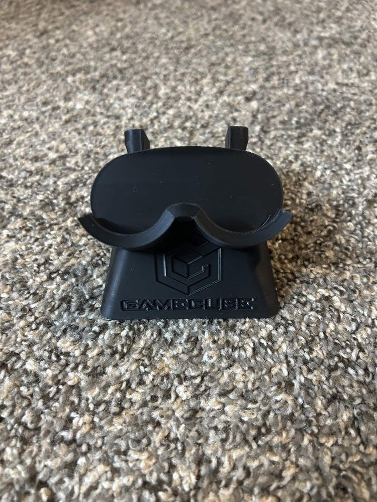 Nintendo GameCube Controller Stand with Engraved Logo 3D print