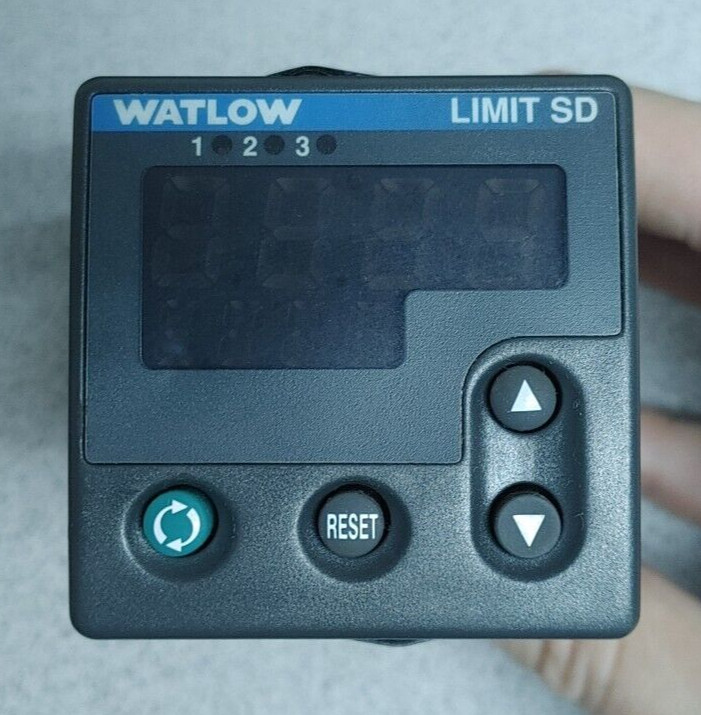 WATLOW SD6L-HJAA-AARR PANEL MOUNT TEMPERATURE CONTROLLER NEW!! QUANTITY!! READ!!