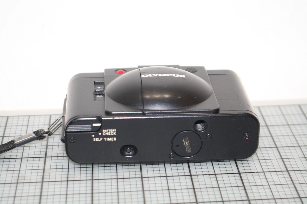 OLYMPUS XA2 XA-2 RANGEFINDER CAMERA *