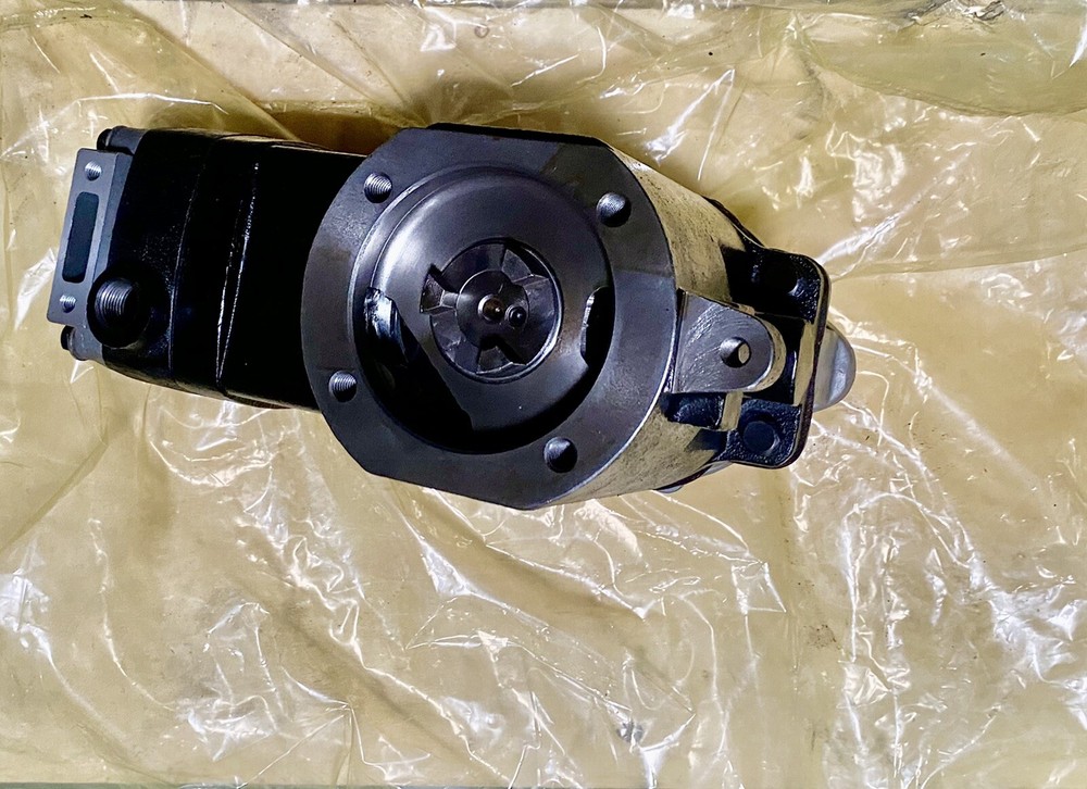 M11 AIR COMPRESSOR FOR CUMMINS APPLICATION.