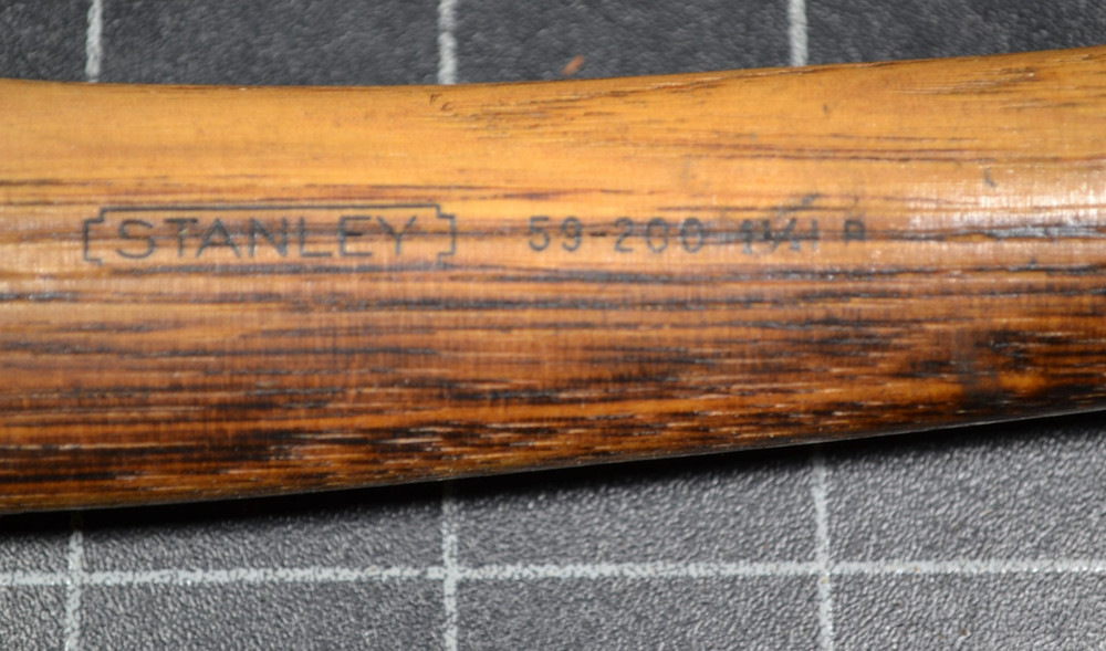 STANLEY - #59-200 - 1 1/4# - CAMP HATCHET