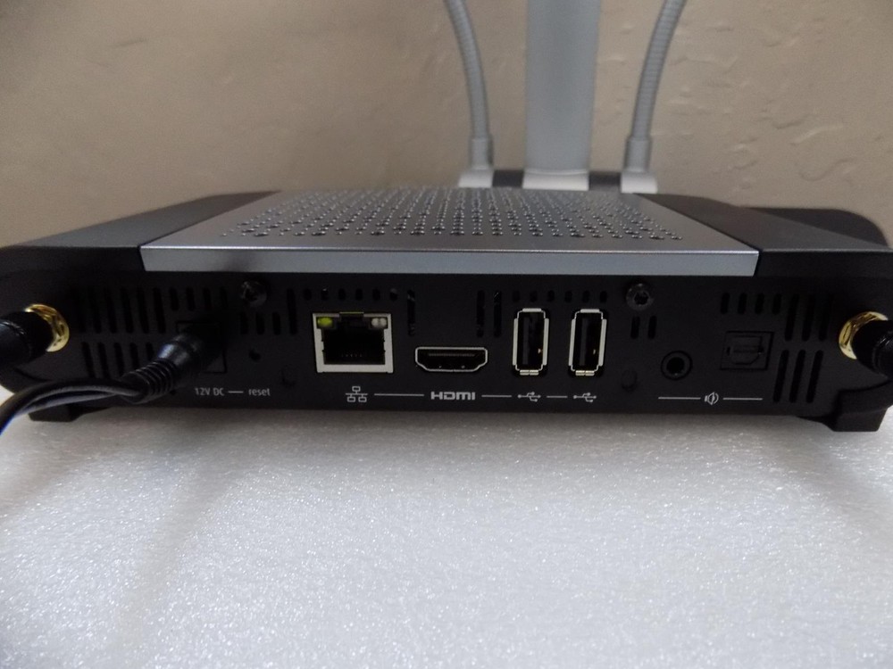BARCO CLICKSHARE CSE-200 WIRELESS PRESENTATION SYSTEM WITH POWER ADAPTER