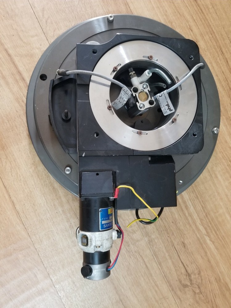 LARGE 31cm TURNTABLE with vacumm table