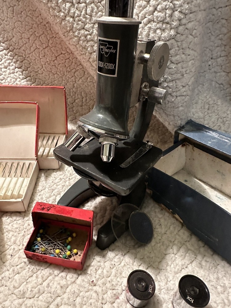 Vintage Sans & streiffe Microscope Kit