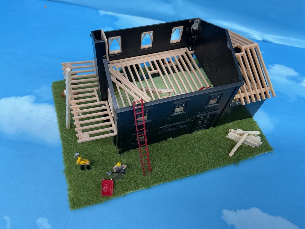 2 STORY HOUSE UNDER CONSTRUTION