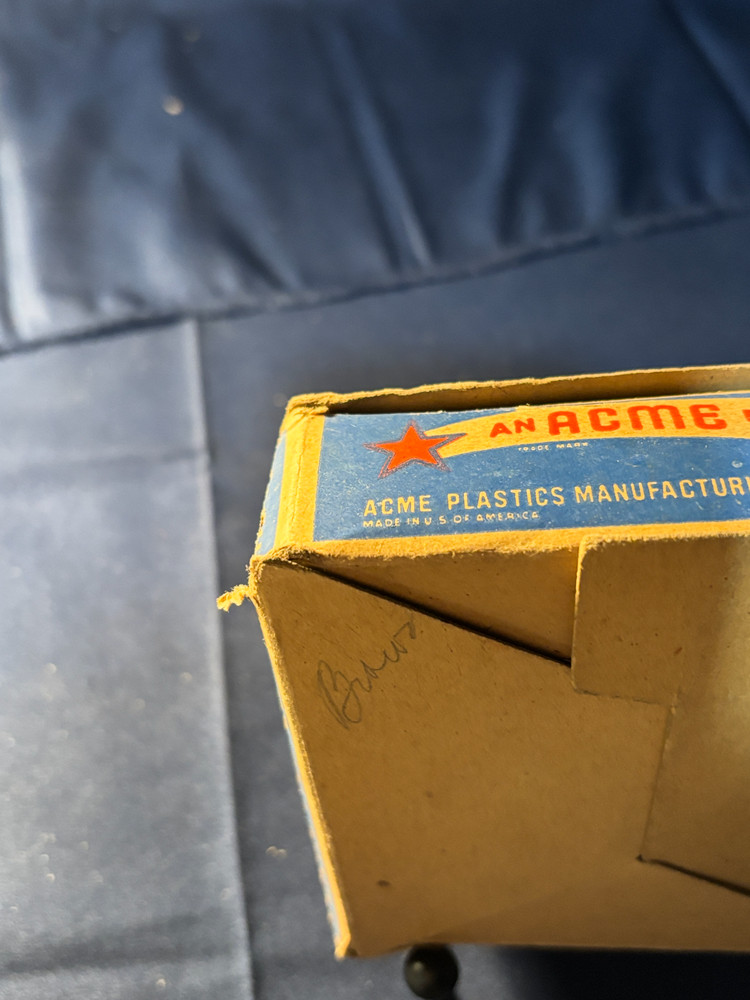 Acme plastic P-40 Fighter Plane (002)