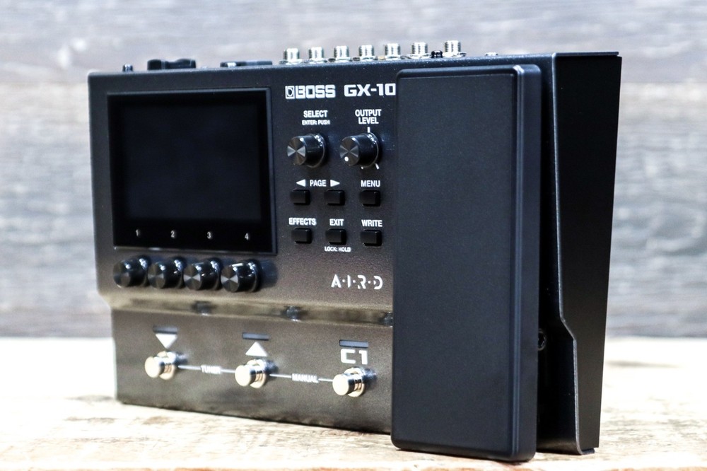 Boss GX-10 Guitar Effects Processor Compact Guitar & Bass Amp/Effects Processor