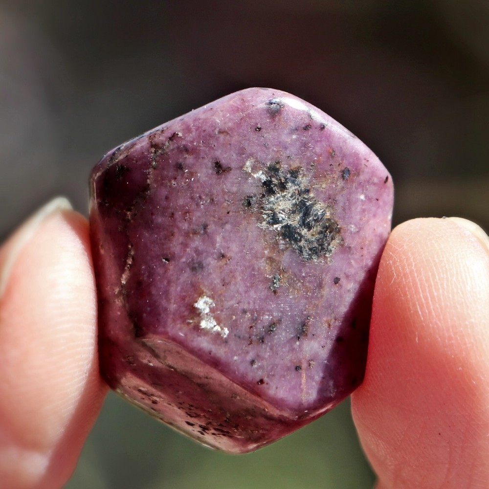 Tumbled Stone: Ruby, Red Corundum from India (RUB45)