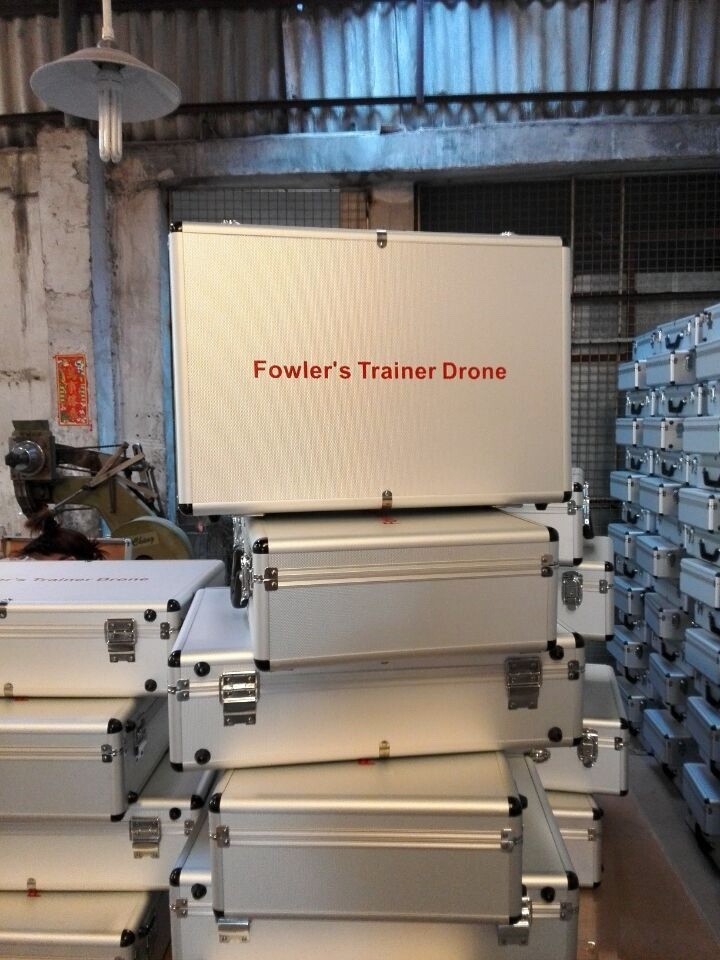 fowlers trainer drone  in really nice case for beginners very durable.