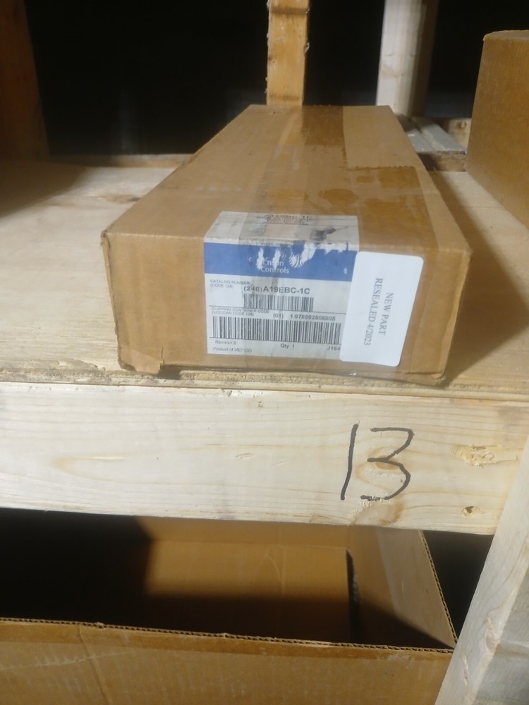 Johnson Controls A19EBC-1C SPST Compact Duct Temperature Controller A19EBC-1