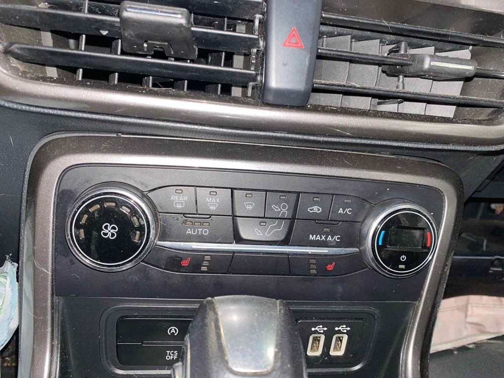 Used A/C Selector Switch fits: 2019 Ford Ecosport automatic temperature control
