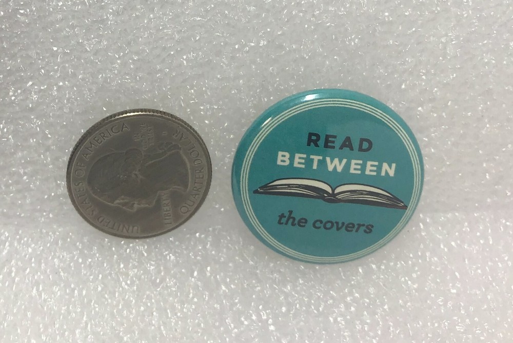 Read Between The Covers Pin