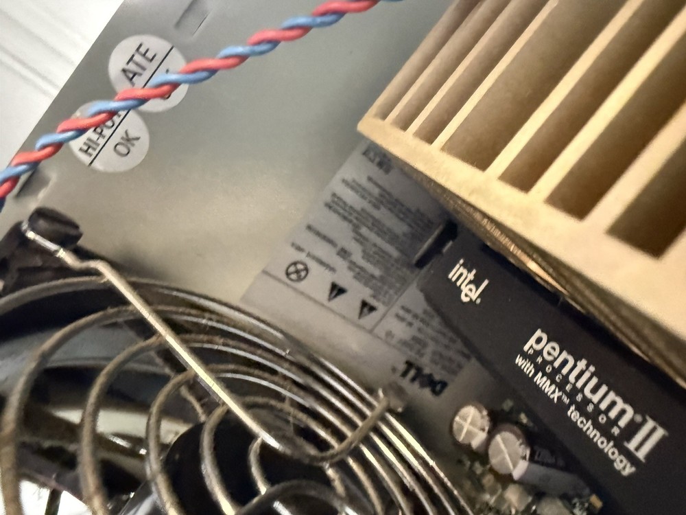 Vintage Dell Dimension XPS D300 desktop computer