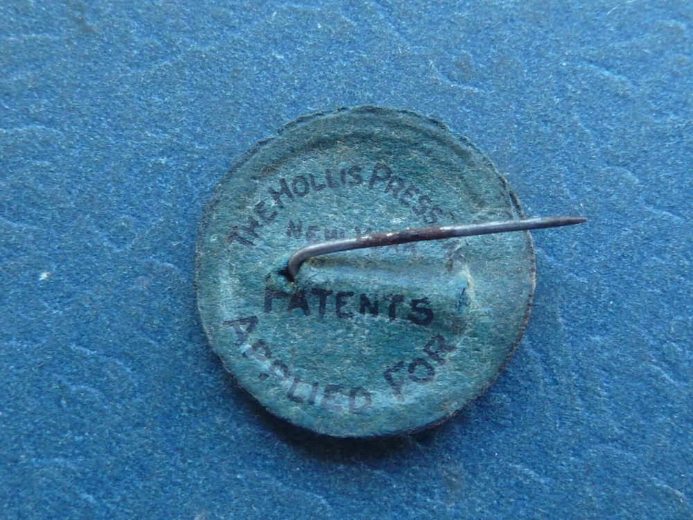 United War Work Campaign, cardboard pin
