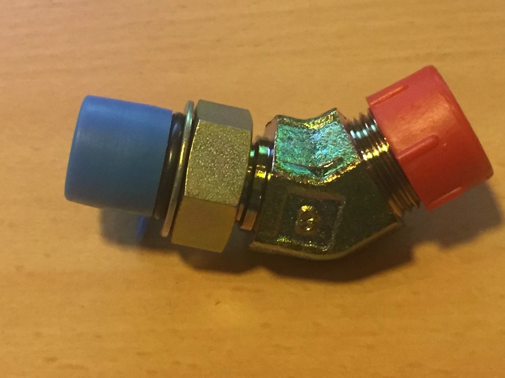 JCB Adaptor 45 Deg 477/00409